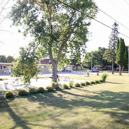 Walkerton Inn Motel ภายนอก รูปภาพ