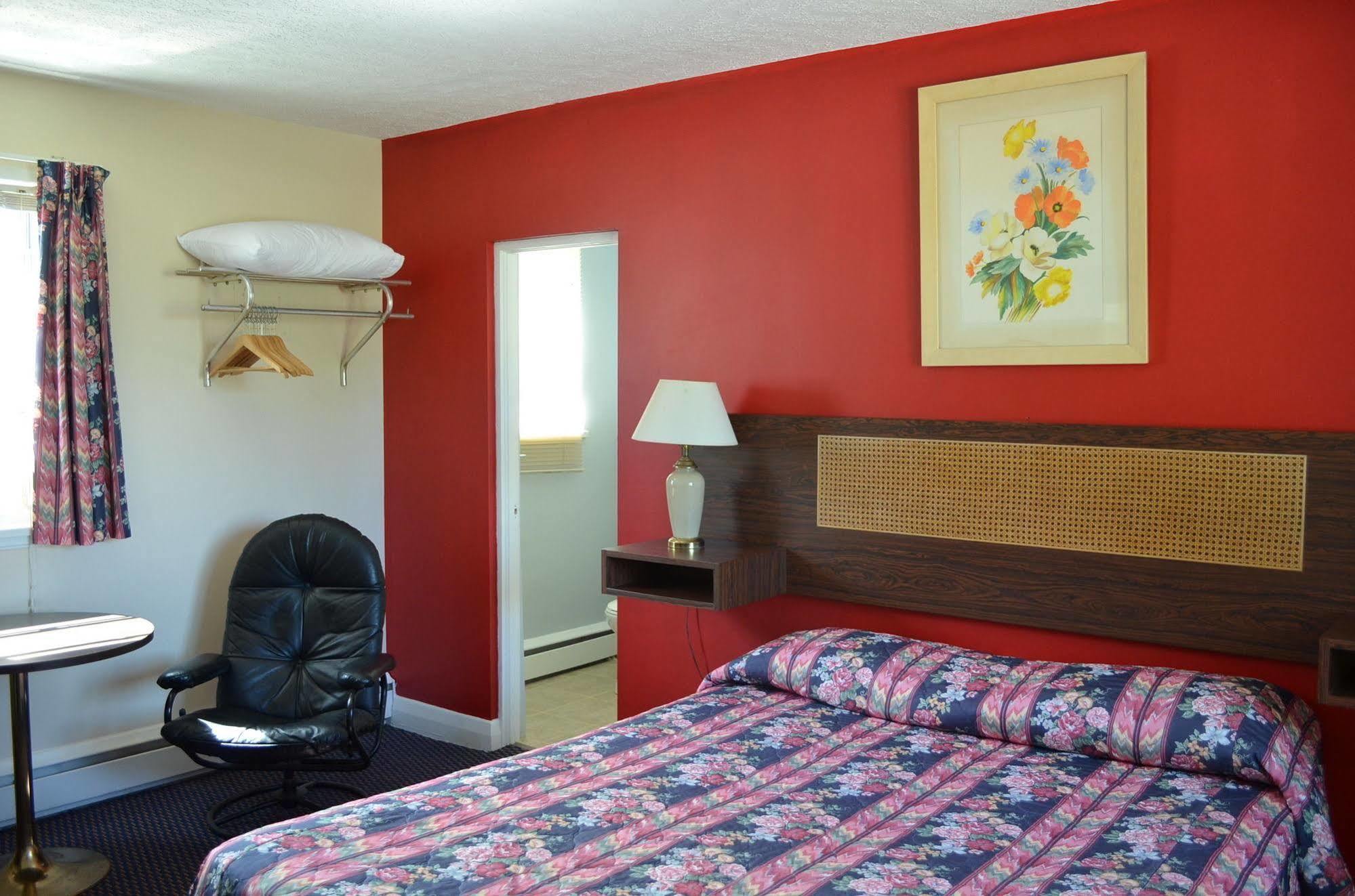 Walkerton Inn Motel ภายนอก รูปภาพ