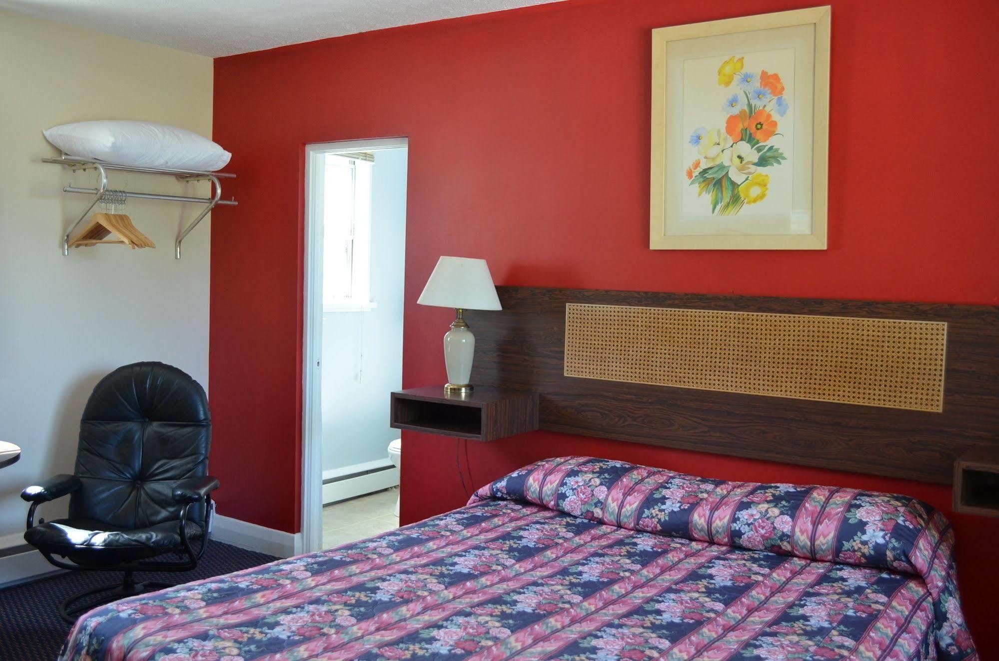 Walkerton Inn Motel ภายนอก รูปภาพ