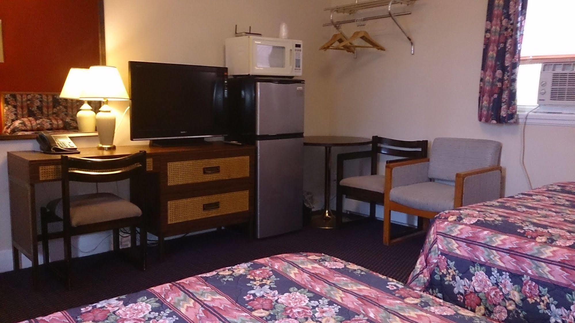 Walkerton Inn Motel ภายนอก รูปภาพ