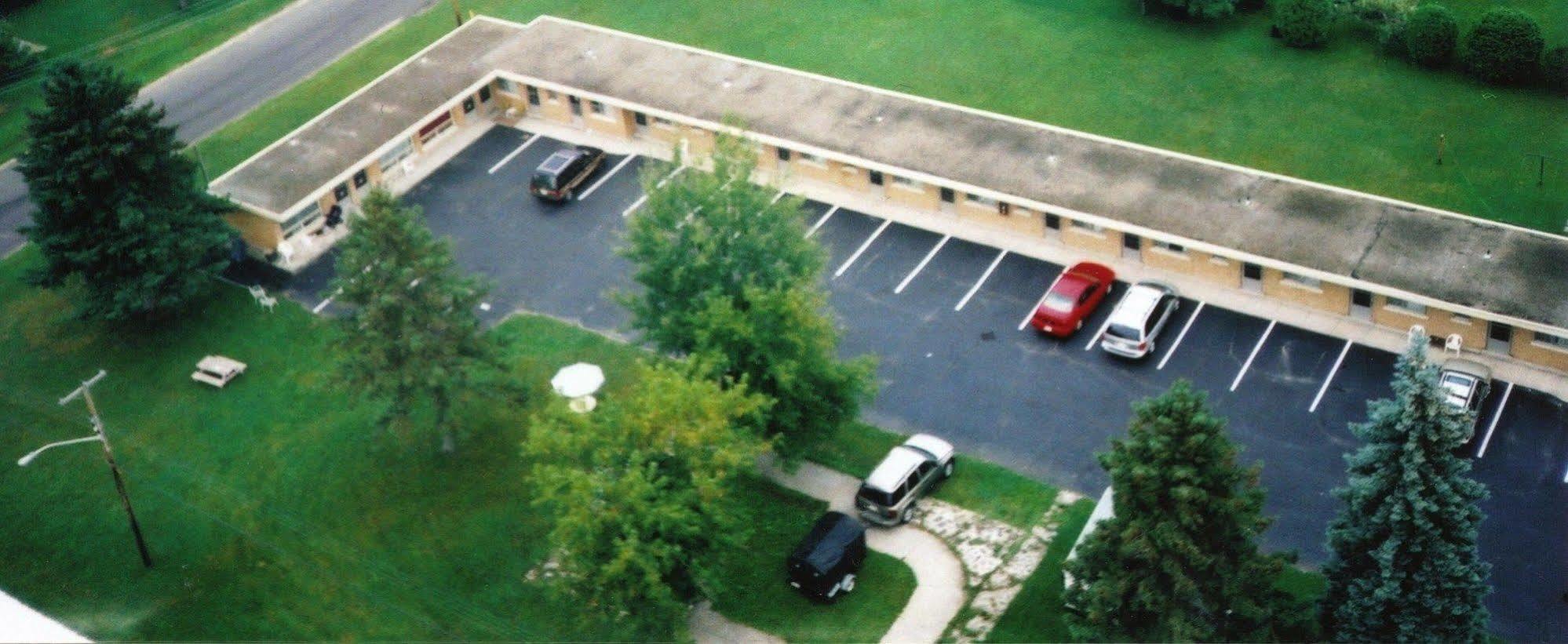 Walkerton Inn Motel ภายนอก รูปภาพ