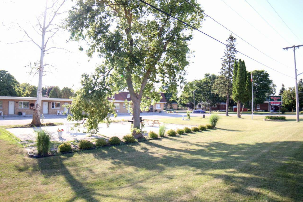 Walkerton Inn Motel ภายนอก รูปภาพ
