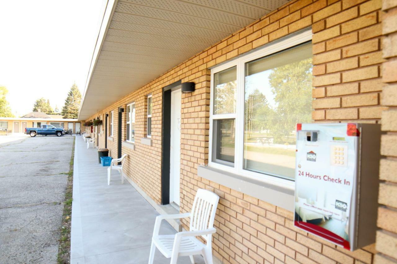 Walkerton Inn Motel ภายนอก รูปภาพ