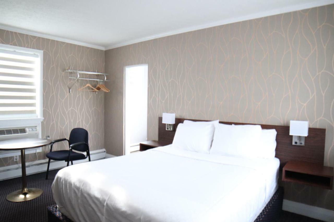 Walkerton Inn Motel ภายนอก รูปภาพ