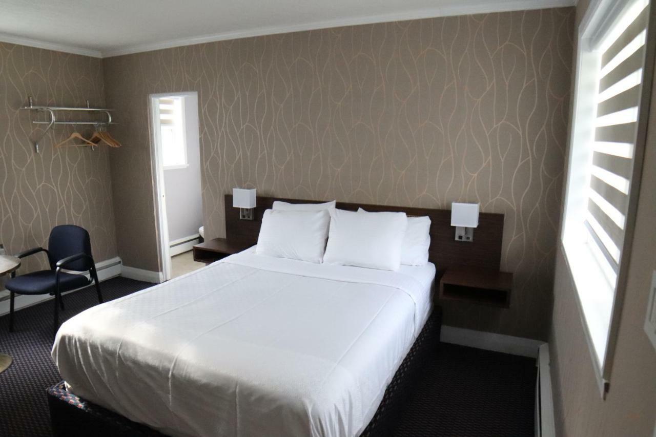 Walkerton Inn Motel ภายนอก รูปภาพ