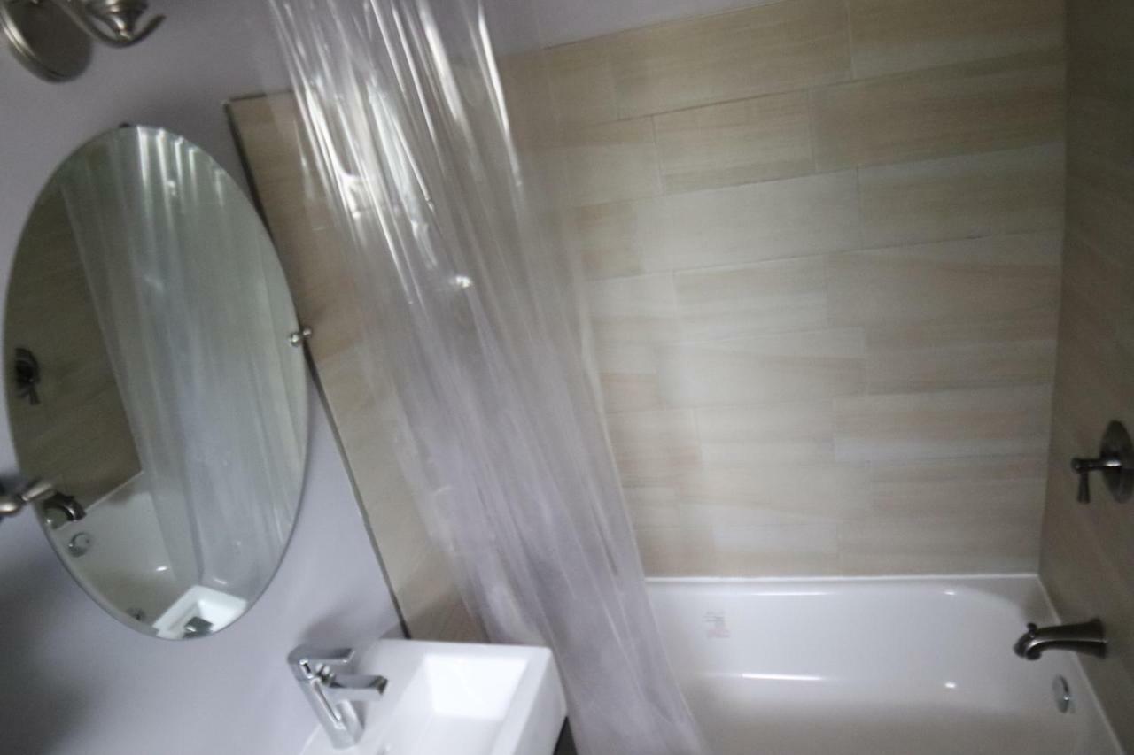 Walkerton Inn Motel ภายนอก รูปภาพ